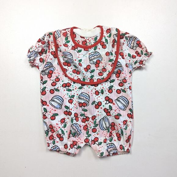 Vintage Doe Spun Bubble Baby Girls Size 6-9m Cherry Bib - Picture 1 of 7
